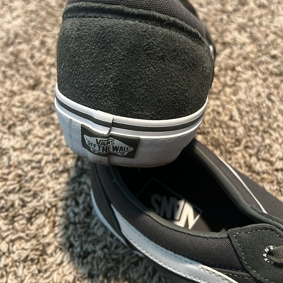 Vans US Mens 11 - 721454 Grey Suede and Canvass Skate shoe NWOT - Picture 4 of 4